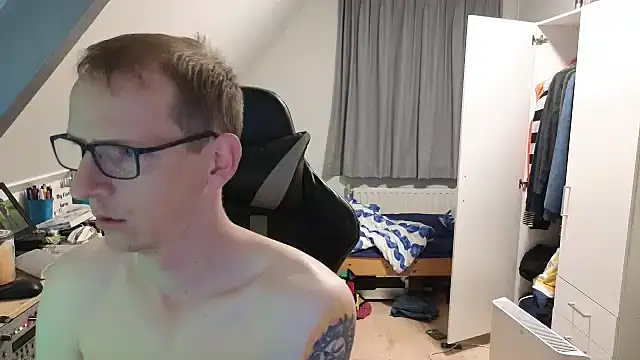 sexmenlion online show from March 21, 2025, 8:29 pm