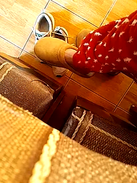 feet toes online show from February 24, 2025, 5:43 am