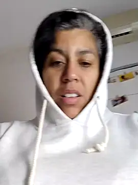 Snapshot of Molly_newman6 chatting on February 3, 2025, 8:24 pm Molly newman6 online show from February 3, 2025, 8:24 pm