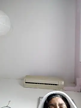 Snapshot of Molly_newman6 chatting on March 14, 2025, 11:56 am Molly newman6 online show from March 14, 2025, 11:56 am