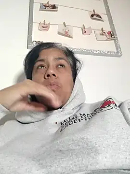 Molly newman6 online show from December 17, 2025, 6:36 pm