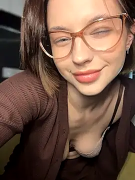 Snapshot of Camilla_Railian chatting on December 3, 2024, 4:39 pm Camilla Railian online show from December 3, 2024, 4:39 pm