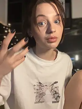 Snapshot of Camilla_Railian chatting on December 5, 2024, 7:06 pm Camilla Railian online show from December 5, 2024, 7:06 pm