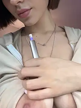 Snapshot of Camilla_Railian chatting on December 20, 2024, 12:52 am Camilla Railian online show from December 20, 2024, 12:52 am