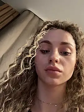 Snapshot of Camilla_Railian chatting on January 26, 2025, 6:16 pm Camilla Railian online show from January 26, 2025, 6:16 pm