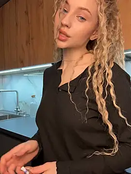 Snapshot of Camilla_Railian chatting on February 1, 2025, 3:50 pm Camilla Railian online show from February 1, 2025, 3:50 pm