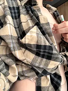 Snapshot of Camilla_Railian chatting on September 28, 2025, 12:21 pm Camilla Railian online show from September 28, 2025, 12:21 pm