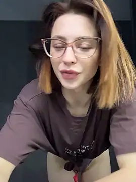 Snapshot of Camilla_Railian chatting on October 1, 2025, 3:18 pm Camilla Railian online show from October 1, 2025, 3:18 pm