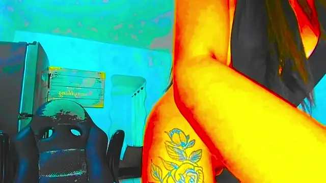 Snapshot of candy_purity chatting on February 26, 2025, 12:38 am candy purity online show from February 26, 2025, 12:38 am