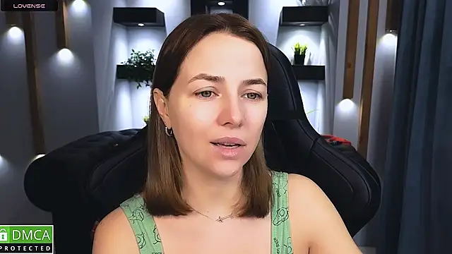 Mira Mermayd online show from December 19, 2024, 1:07 am