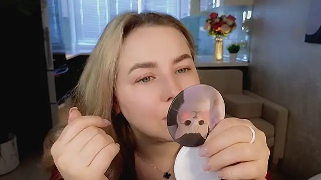 Mira Mermayd online show from April 9, 2026, 1:16 am