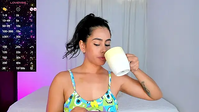 Snapshot of VioletaSotter chatting on March 3, 2026, 12:33 pm VioletaSotter online show from March 3, 2026, 12:33 pm