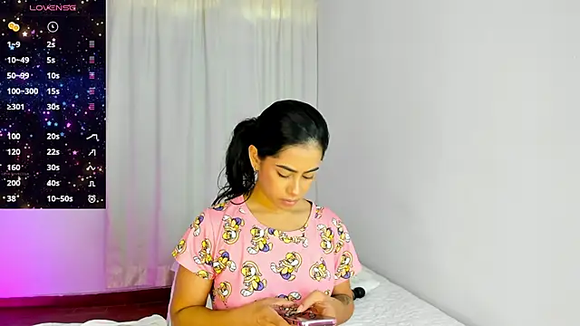 Snapshot of VioletaSotter chatting on April 4, 2026, 12:13 pm VioletaSotter online show from April 4, 2026, 12:13 pm