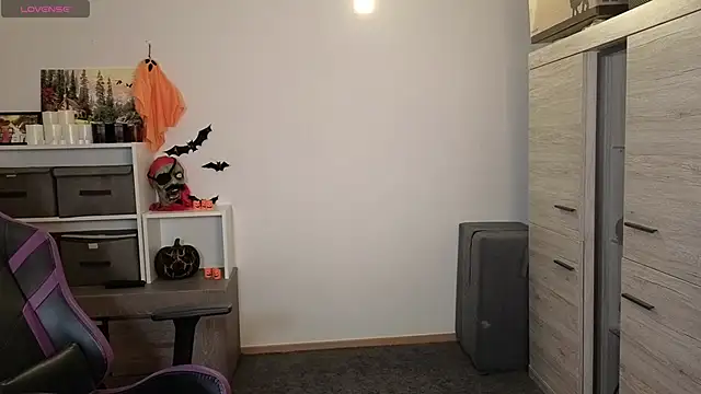 Snapshot of TinniAngel chatting on October 11, 2025, 5:33 pm TinniAngel online show from October 11, 2025, 5:33 pm