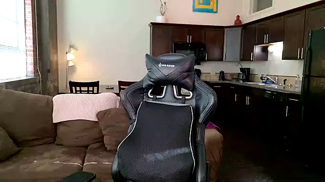 EveEnigma online show from February 27, 2025, 7:26 pm