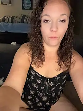 Snapshot of AuroraSummers chatting on May 4, 2026, 12:39 am AuroraSummers online show from May 4, 2026, 12:39 am