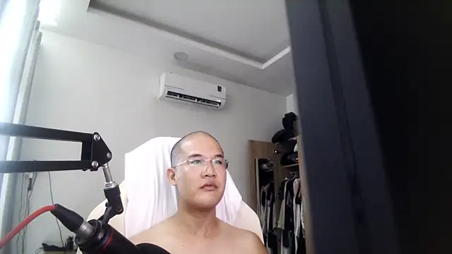 luckyjackie25 online show from September 28, 2025, 3:45 am