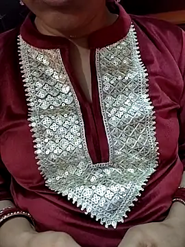 Snapshot of Diya_143 chatting on February 15, 2026, 7:54 pm Diya 143 online show from February 15, 2026, 7:54 pm