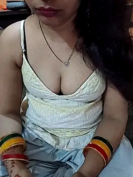 Snapshot of Diya_143 chatting on April 12, 2026, 4:06 am Diya 143 online show from April 12, 2026, 4:06 am