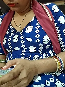 Snapshot of Diya_143 chatting on April 25, 2026, 3:53 pm Diya 143 online show from April 25, 2026, 3:53 pm