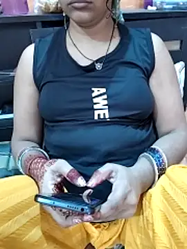 Snapshot of Diya_143 chatting on April 27, 2026, 6:44 am Diya 143 online show from April 27, 2026, 6:44 am