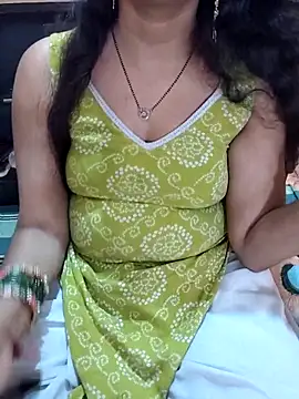 Snapshot of Diya_143 chatting on May 10, 2026, 8:19 am Diya 143 online show from May 10, 2026, 8:19 am
