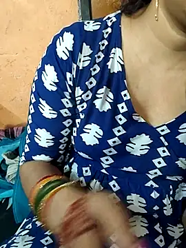 Snapshot of Diya_143 chatting on May 13, 2026, 6:00 am Diya 143 online show from May 13, 2026, 6:00 am
