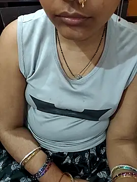Snapshot of Diya_143 chatting on May 19, 2026, 4:57 pm Diya 143 online show from May 19, 2026, 4:57 pm