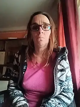 Snapshot of Dettybitch40 chatting on November 24, 2025, 1:33 pm Dettybitch40 online show from November 24, 2025, 1:33 pm