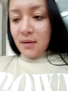 Snapshot of Arisha34 chatting on December 25, 2024, 9:33 pm Arisha34 online show from December 25, 2024, 9:33 pm