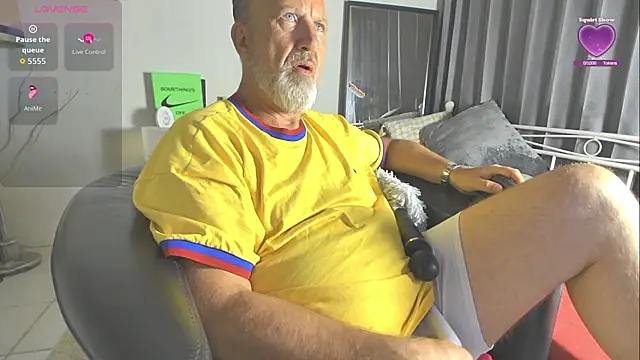 Snapshot of openminddaddy chatting on May 23, 2026, 10:14 pm openminddaddy online show from May 23, 2026, 10:14 pm