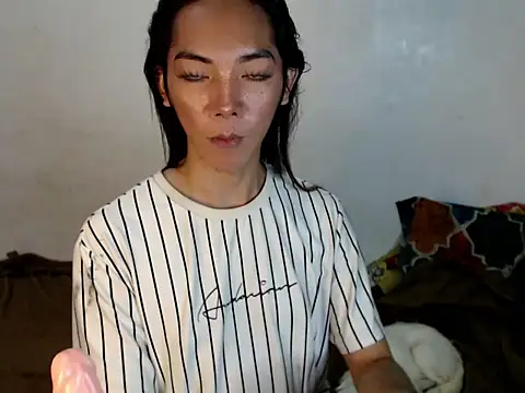 Snapshot of perly_169 chatting on March 8, 2025, 1:36 pm perly 169 online show from March 8, 2025, 1:36 pm