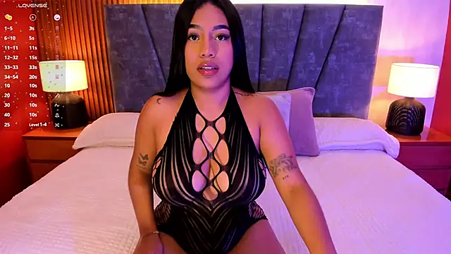 Sara mocca  online show from October 8, 2025, 7:22 pm