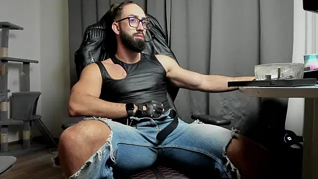 liamaesthetic online show from January 31, 2025, 7:18 am