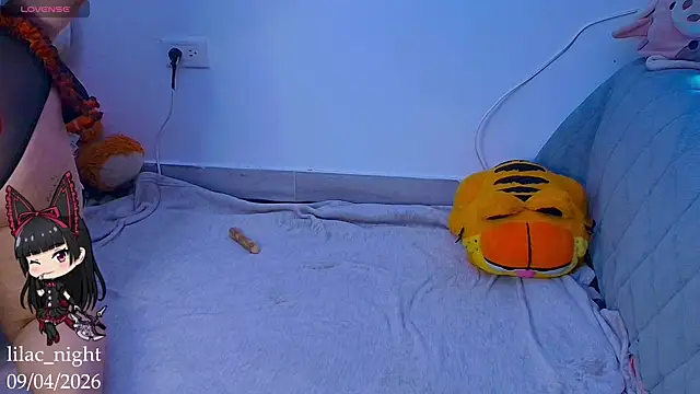 lilac night33 online show from April 10, 2026, 4:23 pm