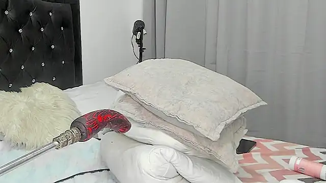 AlyssonKim online show from December 19, 2024, 10:56 am