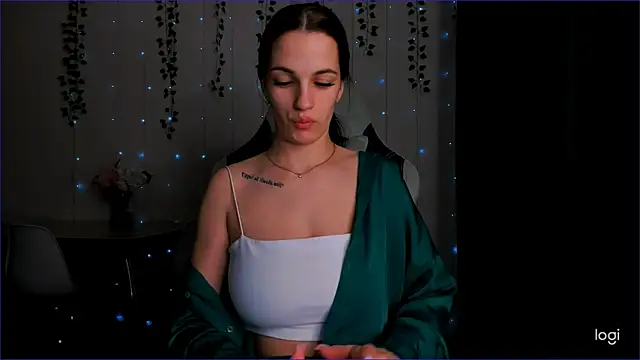 Snapshot of KarlaSim chatting on February 15, 2025, 3:09 am KarlaSim online show from February 15, 2025, 3:09 am