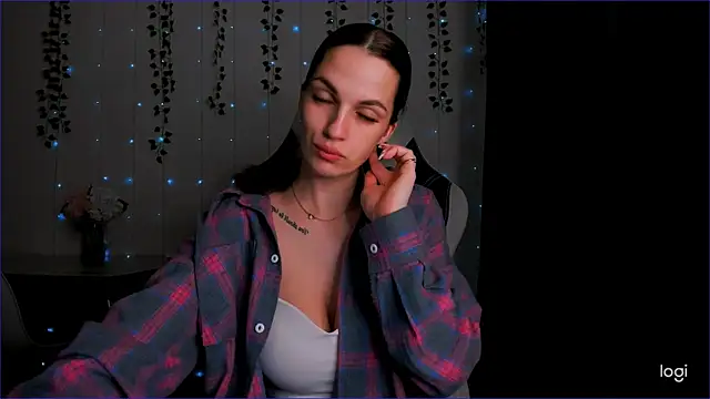 Snapshot of KarlaSim chatting on February 15, 2025, 9:26 pm KarlaSim online show from February 15, 2025, 9:26 pm