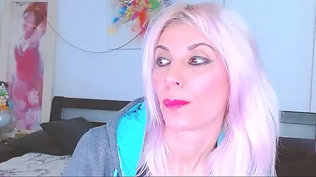 HoneyLara online show from March 3, 2025, 10:52 pm