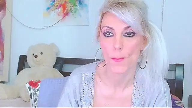 HoneyLara online show from March 29, 2026, 9:04 pm