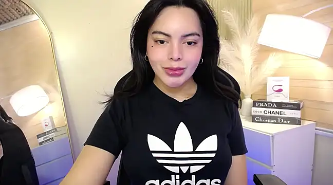 HotstuffCherrySummer online show from December 27, 2024, 4:26 am