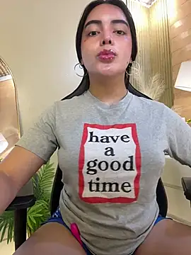 HotstuffCherrySummer online show from February 4, 2025, 5:53 am