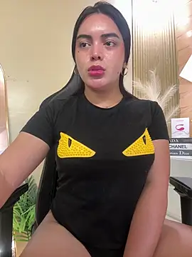 HotstuffCherrySummer online show from March 1, 2025, 6:13 am