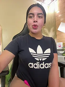 HotstuffCherrySummer online show from March 9, 2025, 8:29 am