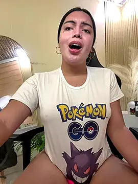 HotstuffCherrySummer online show from November 15, 2025, 8:11 am