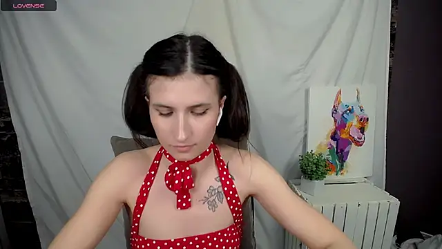 MaryEm976 online show from March 12, 2025, 9:55 am