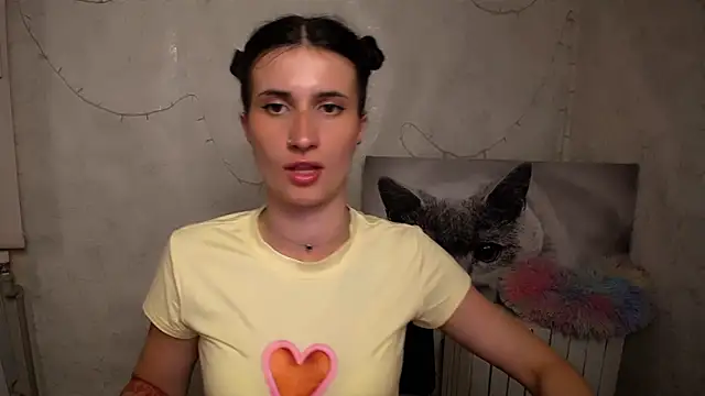 Snapshot of MaryEm976 chatting on May 20, 2026, 10:21 am MaryEm976 online show from May 20, 2026, 10:21 am
