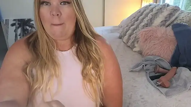 JESS LOVES online show from June 7, 2026, 2:43 pm