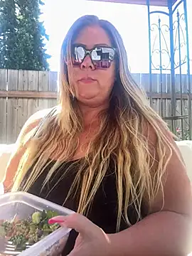 JESS LOVES online show from June 18, 2026, 11:53 pm