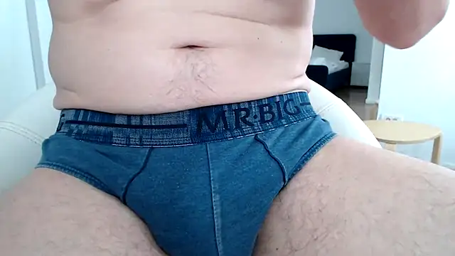 Snapshot of Mrprecum chatting on June 3, 2026, 2:33 pm Mrprecum online show from June 3, 2026, 2:33 pm